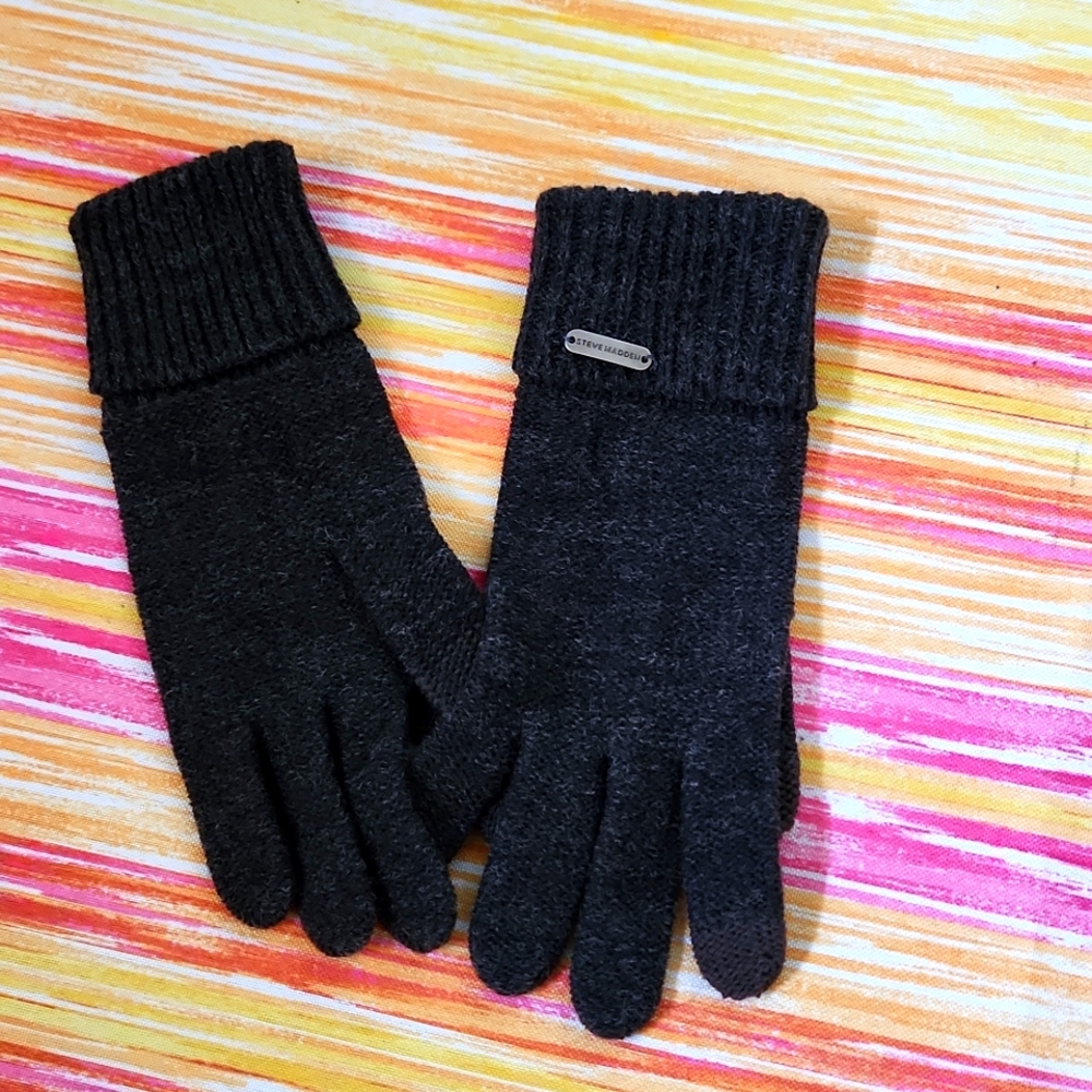 STEVE MADDEN GLOVES —NWOT